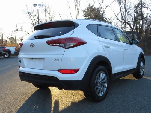 2016 Hyundai TUCSON SE
