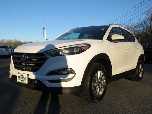 2016 Hyundai TUCSON SE