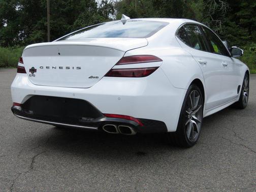 2022 Genesis G70 2.0T AWD