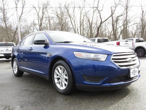 2013 Ford Taurus SE