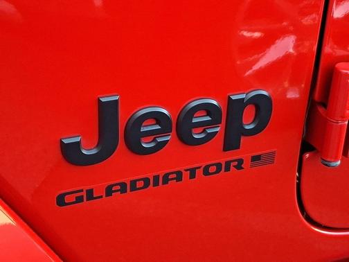 Firecracker Red Clearcoat 2023 Jeep Gladiator Willys 4x4