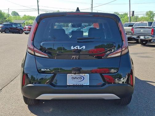 Fusion Black 2025 Kia Soul LX