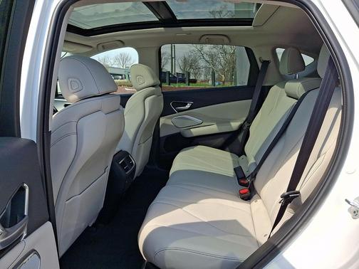 Platinum White Pearl 2026 Acura RDX Technology Package