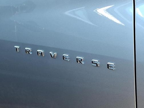 2024 Chevrolet Traverse LS