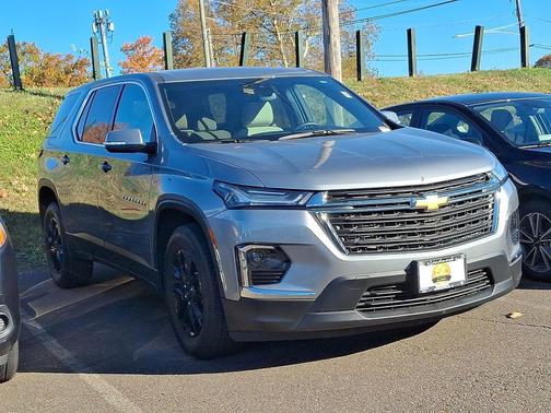 2024 Chevrolet Traverse LS