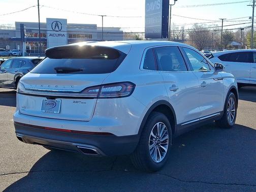 2019 Lincoln Nautilus Select