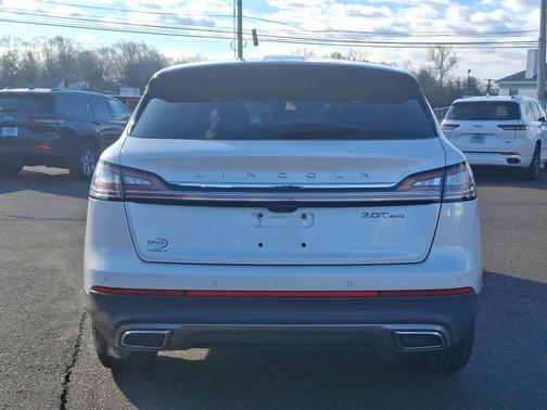 2019 Lincoln Nautilus Select