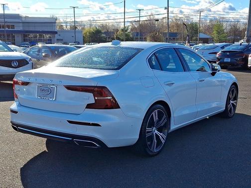 2021 Volvo S60 Recharge Plug-In Hybrid T8 Inscription