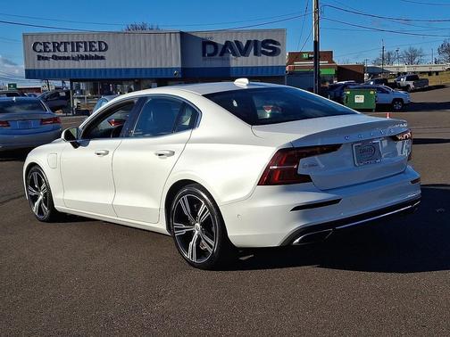2021 Volvo S60 Recharge Plug-In Hybrid T8 Inscription