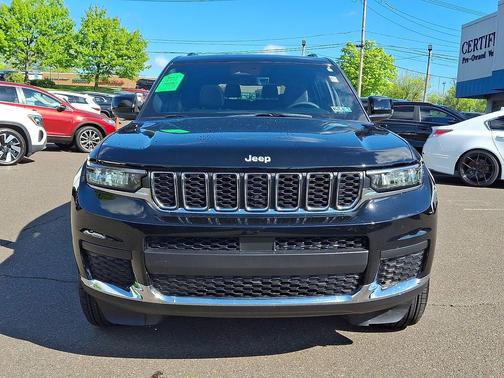 Diamond Black Crystal Pearlcoat 2025 Jeep Grand Cherokee L Laredo