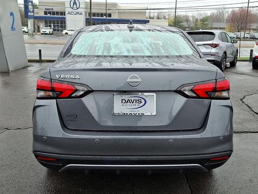 Gun Metallic 2025 Nissan Versa 1.6 SV
