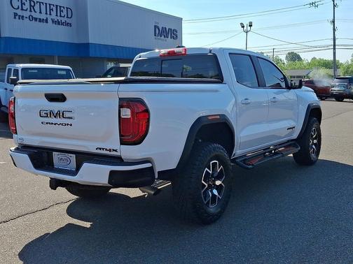 Summit White 2024 GMC Canyon AT4X