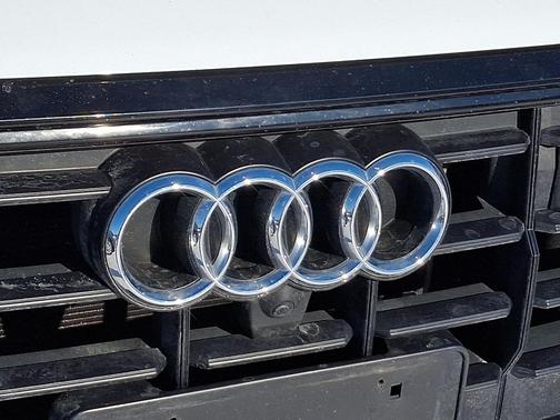 2021 Audi Q8 55 Premium Plus