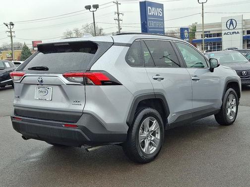 2024 Toyota RAV4 Hybrid XLE