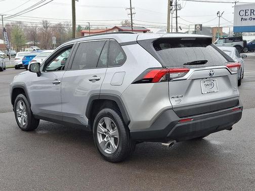 2024 Toyota RAV4 Hybrid XLE