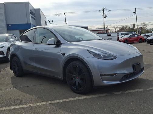2024 Tesla Model Y Long Range Dual Motor All-Wheel Drive