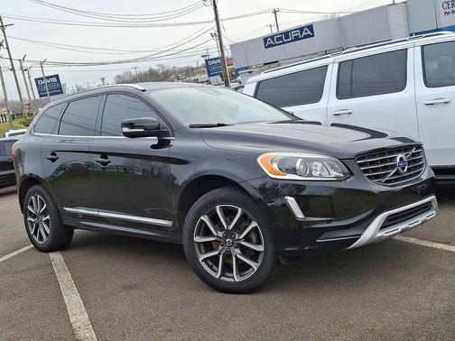 2017 Volvo XC60 T6 Dynamic