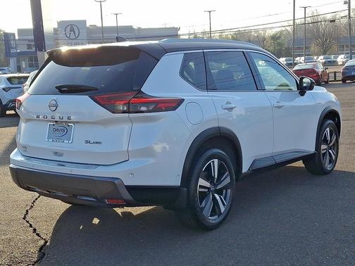 2024 Nissan Rogue SL