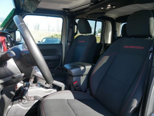 Photo 3 of 26 of 2020 Jeep Gladiator Rubicon