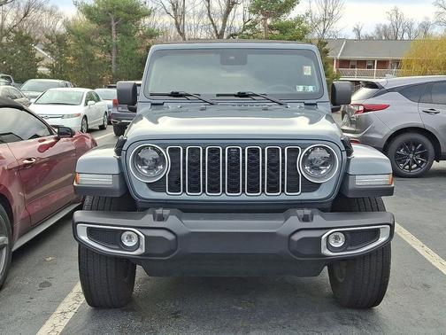 2024 Jeep Wrangler 4-Door Sahara 4x4