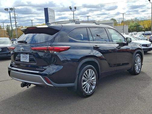 2023 Toyota Highlander Platinum
