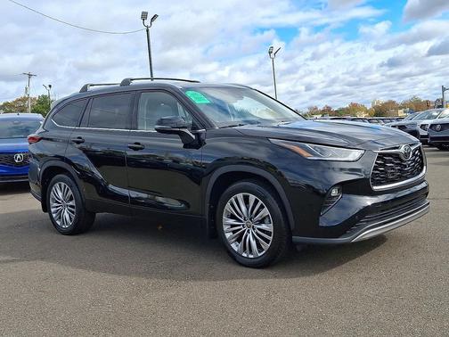 2023 Toyota Highlander Platinum