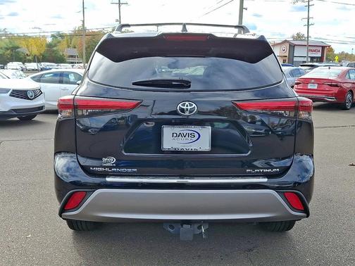 2023 Toyota Highlander Platinum