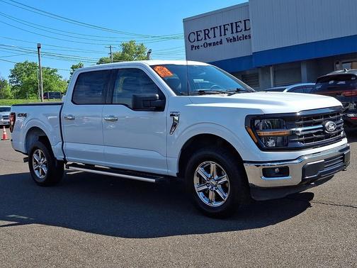 Oxford White 2025 Ford F-150 XLT