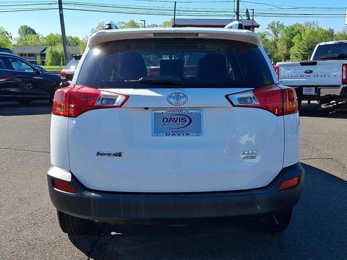 Super White 2013 Toyota RAV4 XLE