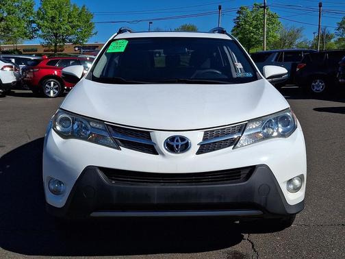 Super White 2013 Toyota RAV4 XLE