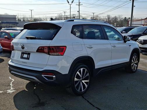 2024 Volkswagen Taos 1.5T SE