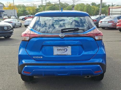 2024 Nissan Kicks S