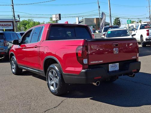 Radiant Red Metallic II 2023 Honda Ridgeline RTL