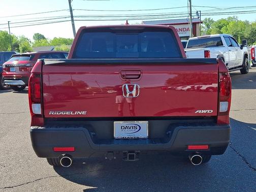 Radiant Red Metallic II 2023 Honda Ridgeline RTL