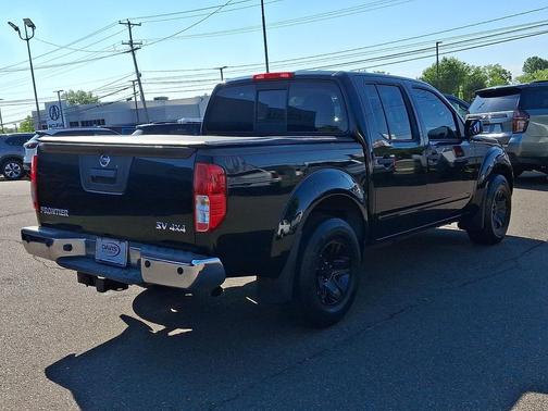 Super Black 2014 Nissan Frontier SV