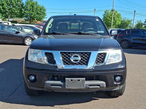 Super Black 2014 Nissan Frontier SV