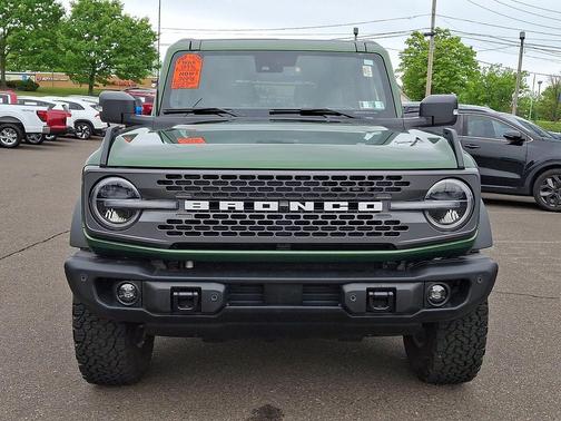 Eruption Green Metallic 2023 Ford Bronco Badlands
