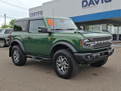 Eruption Green Metallic 2023 Ford Bronco Badlands