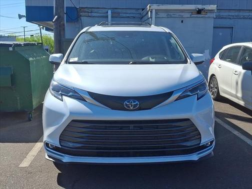 2022 Toyota Sienna Platinum 7 Passenger