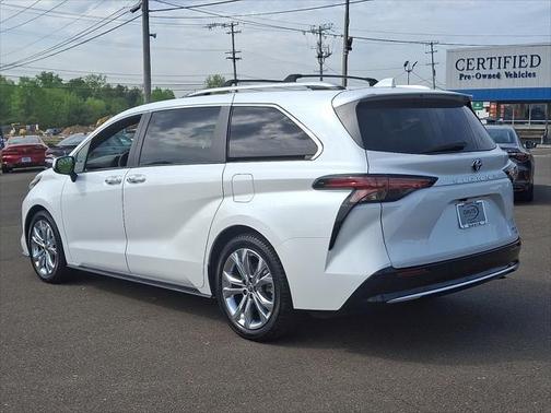 2022 Toyota Sienna Platinum 7 Passenger