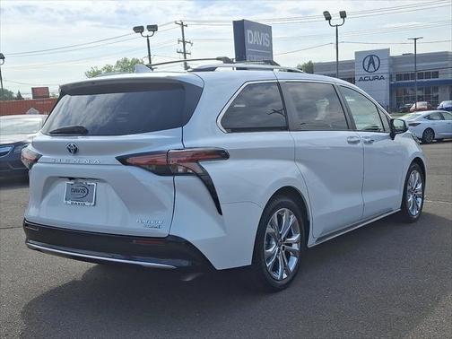 2022 Toyota Sienna Platinum 7 Passenger