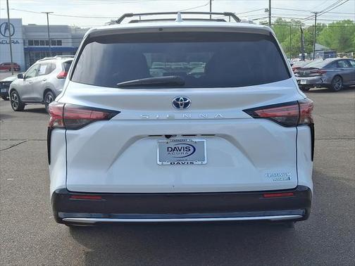 2022 Toyota Sienna Platinum 7 Passenger