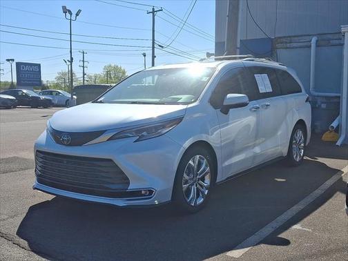 2022 Toyota Sienna Platinum 7 Passenger