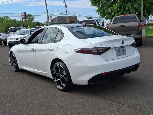 Milano White 2025 Alfa Romeo Giulia AWD