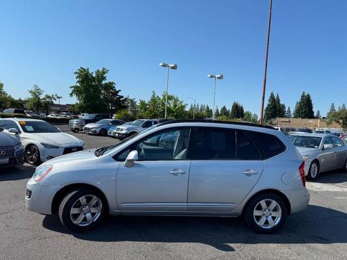 2008 Kia Rondo