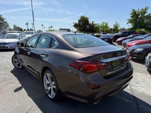 2015 INFINITI Q70 3.7