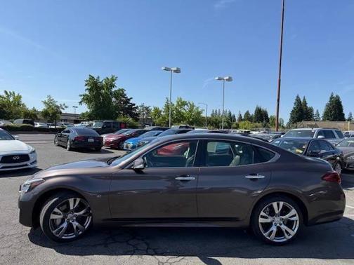 2015 INFINITI Q70 3.7