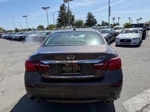2015 INFINITI Q70 3.7