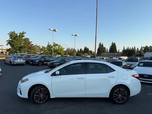 2015 Toyota Corolla S Plus
