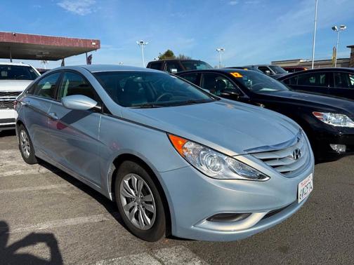 2012 Hyundai SONATA GLS